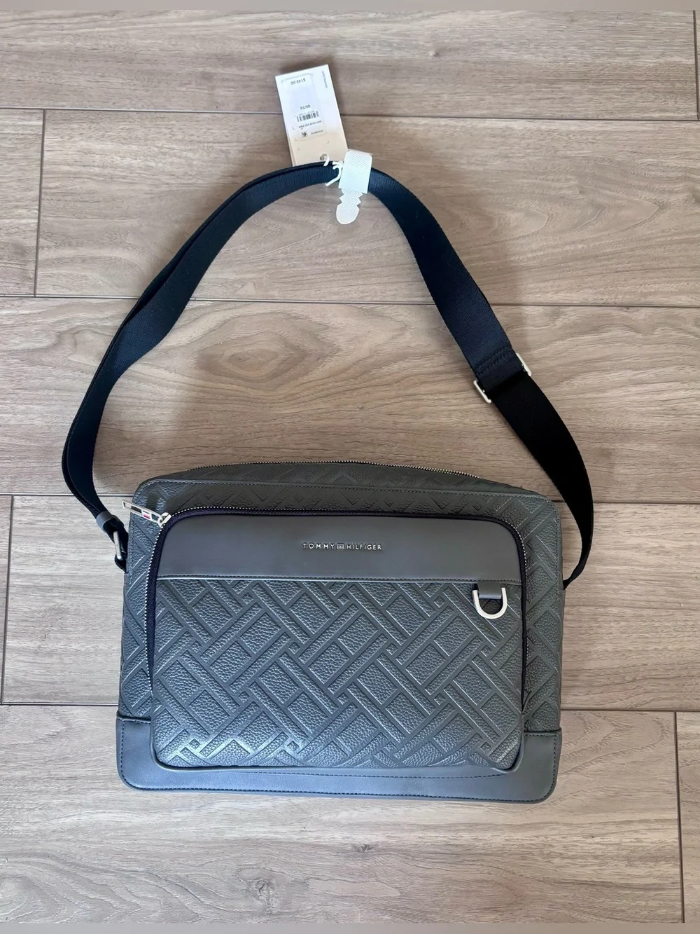 NWT! Tommy Hilfiger Dark Gray Men’s Flag Computer Bag